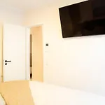 公寓 Zentrale Und Ruhige 4-raum-wohnung Fuer Bis Zu 6 Personen - Ideal Fuer Familien Und Gruppen