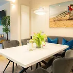 公寓 Zentrale Und Ruhige 4-raum-wohnung Fuer Bis Zu 6 Personen - Ideal Fuer Familien Und Gruppen 罗斯托克