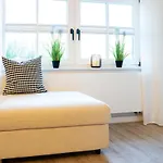 Zentrale Und Ruhige 4-raum-wohnung Fuer Bis Zu 6 Personen - Ideal Fuer Familien Und Gruppen 公寓