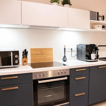 Zentrale Und Ruhige 4-raum-wohnung Fuer Bis Zu 6 Personen - Ideal Fuer Familien Und Gruppen Rostock