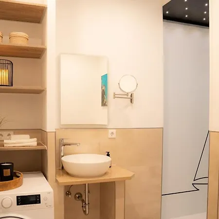 Zentrale Und Ruhige 4-raum-wohnung Fuer Bis Zu 6 Personen - Ideal Fuer Familien Und Gruppen * Rostock