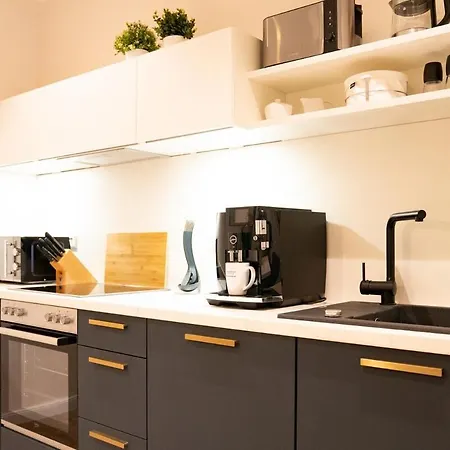 Zentrale Und Ruhige 4-raum-wohnung Fuer Bis Zu 6 Personen - Ideal Fuer Familien Und Gruppen Appartement Rostock