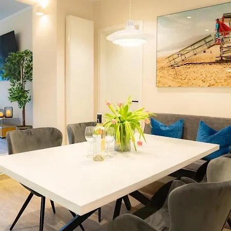Appartement Zentrale Und Ruhige 4-raum-wohnung Fuer Bis Zu 6 Personen - Ideal Fuer Familien Und Gruppen Rostock