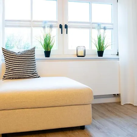 Zentrale Und Ruhige 4-raum-wohnung Fuer Bis Zu 6 Personen - Ideal Fuer Familien Und Gruppen Appartement